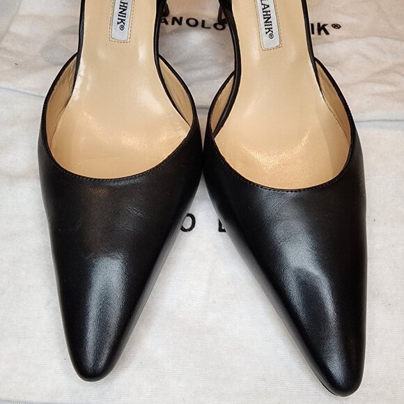 Manolo Blahnik | Carolyne Mid-Heel Slingback Pump - Picture 2 of 10